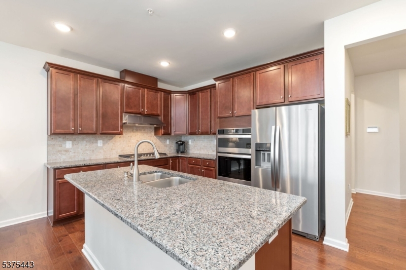 Florham Park Boro, New Jersey, 07932, United States, 2 Bedrooms Bedrooms, ,3 BathroomsBathrooms,Residential,For Sale,1917445