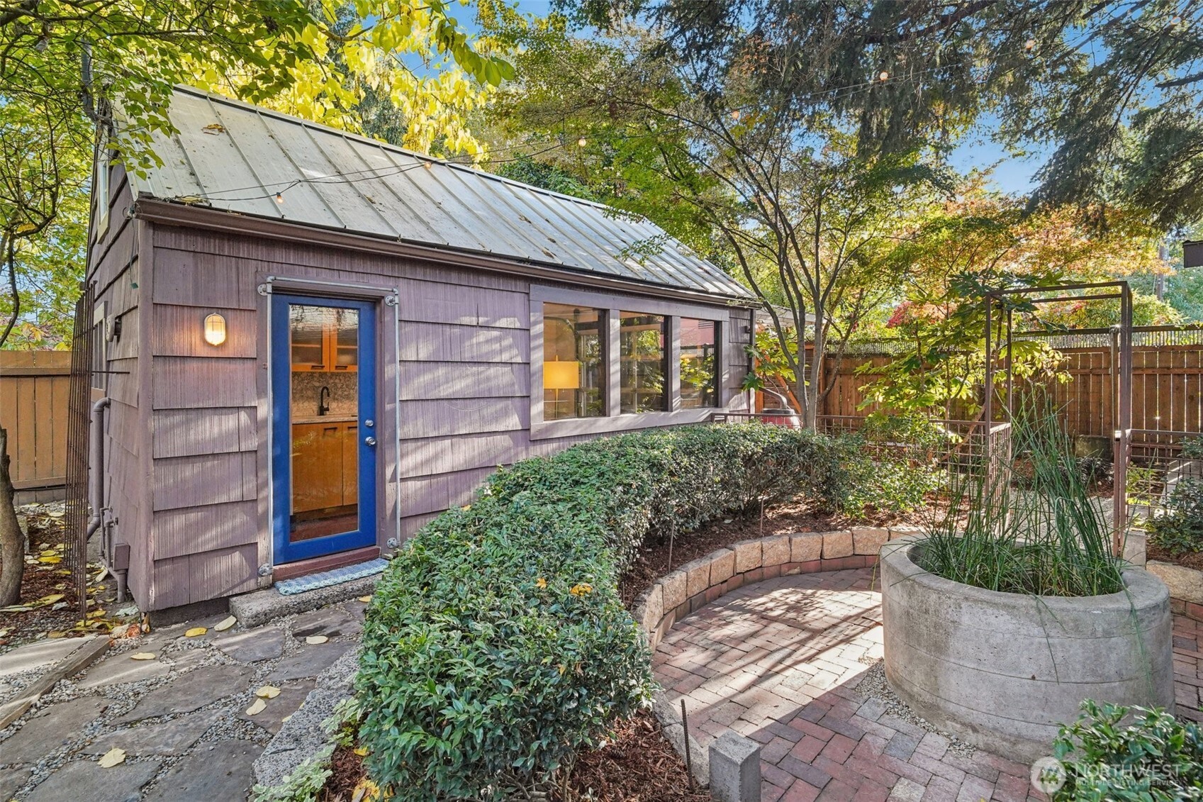 Seattle, Washington, 98108, United States, 3 Bedrooms Bedrooms, ,1 BathroomBathrooms,Residential,For Sale,1979331