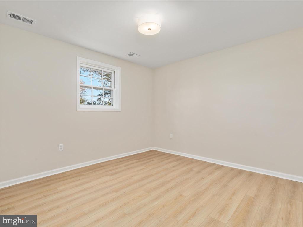 Leesburg, Virginia, 20176, United States, 6 Bedrooms Bedrooms, ,3 BathroomsBathrooms,Residential,For Sale,1979496