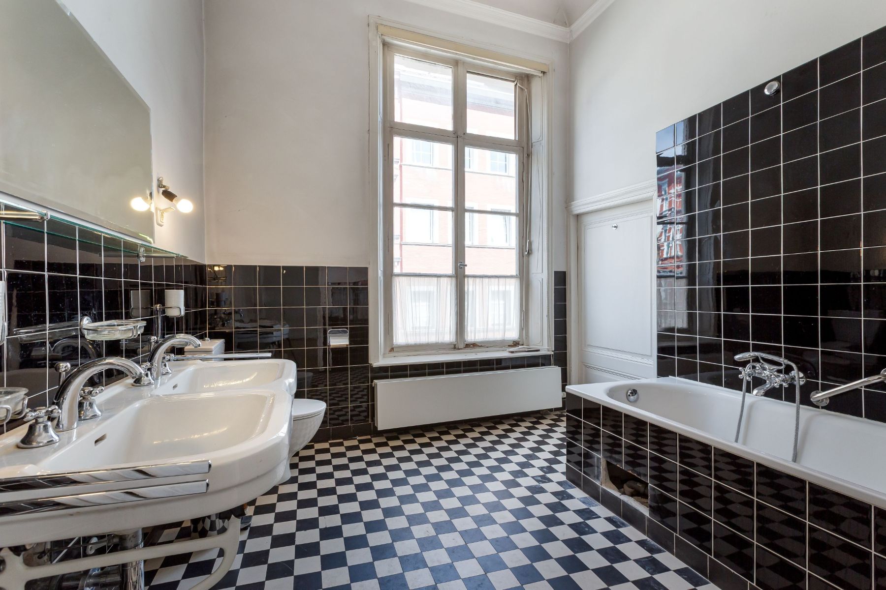  Exceptional Living: Listed Historic Townhouse in the Heart of Aachen - 物件實景