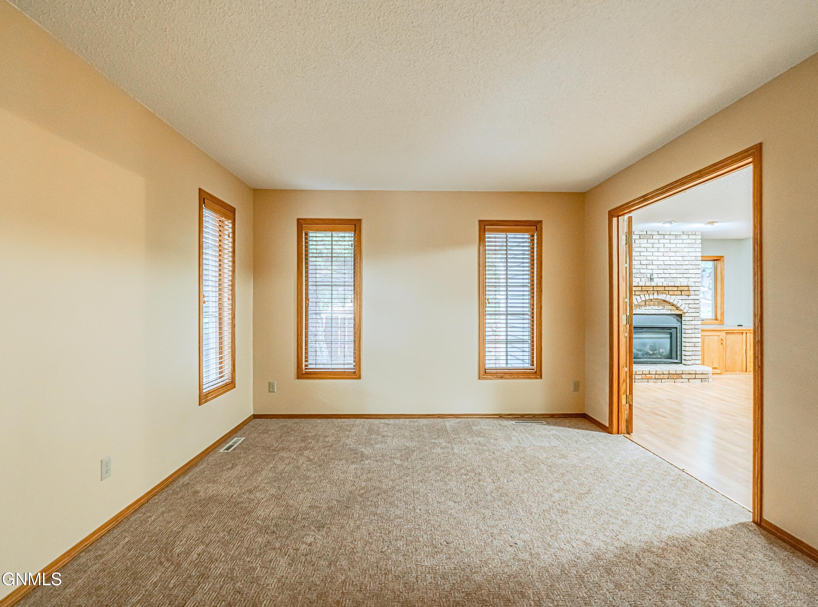 Bismarck, North Dakota, 58503, United States, 3 Bedrooms Bedrooms, ,3 BathroomsBathrooms,Residential,For Sale,1937485