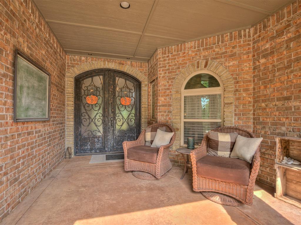 Jones, Oklahoma, 73049, United States, 4 Bedrooms Bedrooms, ,5 BathroomsBathrooms,Residential,For Sale,1987099