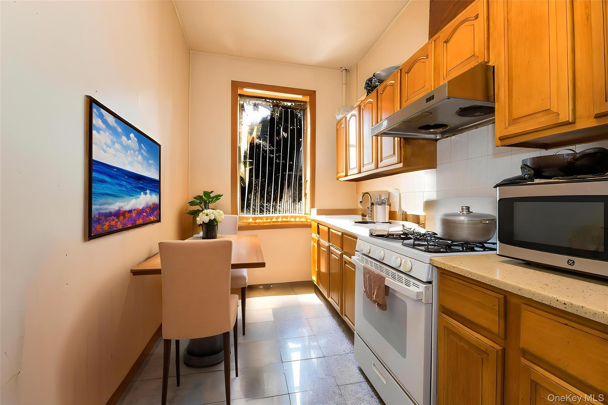 Brooklyn, New York, 11233, United States, 15 Bedrooms Bedrooms, ,6 BathroomsBathrooms,Residential,For Sale,1918817