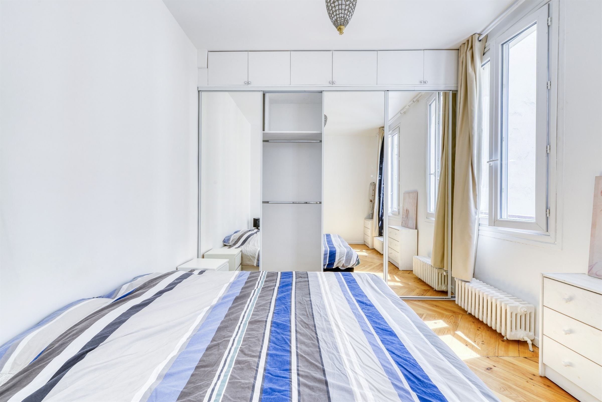  4-Room, 3-Bedroom Apartment in Paris 9th - 物件實景
