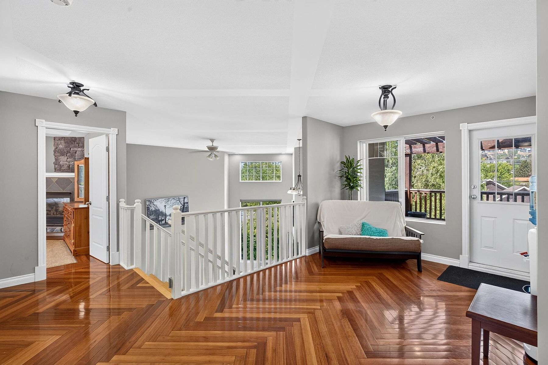  Stunning Family Home - 物件實景