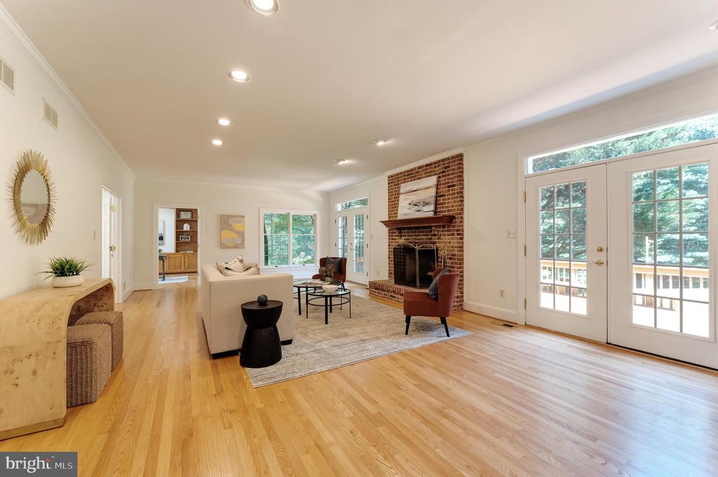Great Falls, Virginia, 22066, United States, 5 Bedrooms Bedrooms, ,5 BathroomsBathrooms,Residential,For Sale,1900616