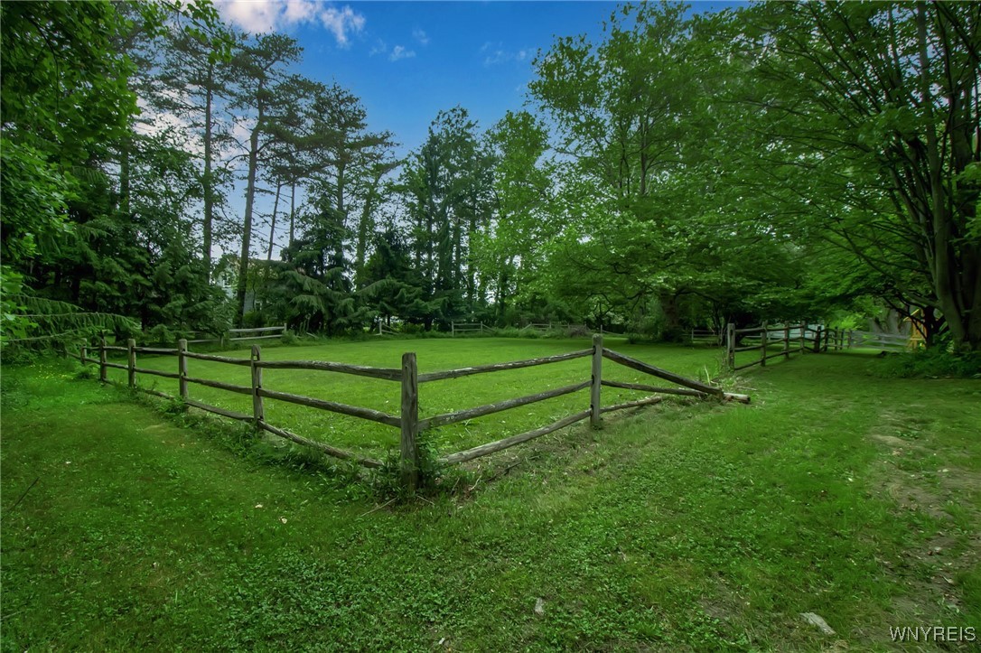 Aurora, New York, 14052, United States, 3 Bedrooms Bedrooms, ,3 BathroomsBathrooms,Residential,For Sale,1865001