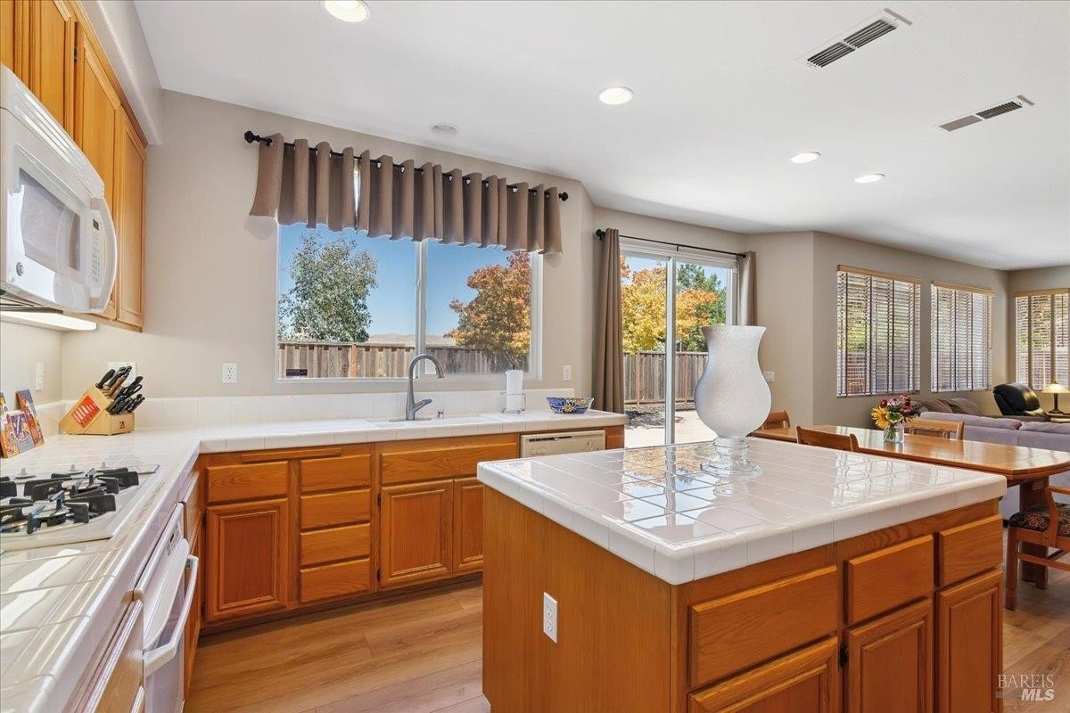 Benicia, California, 94510, United States, 4 Bedrooms Bedrooms, ,3 BathroomsBathrooms,Residential,For Sale,1906228