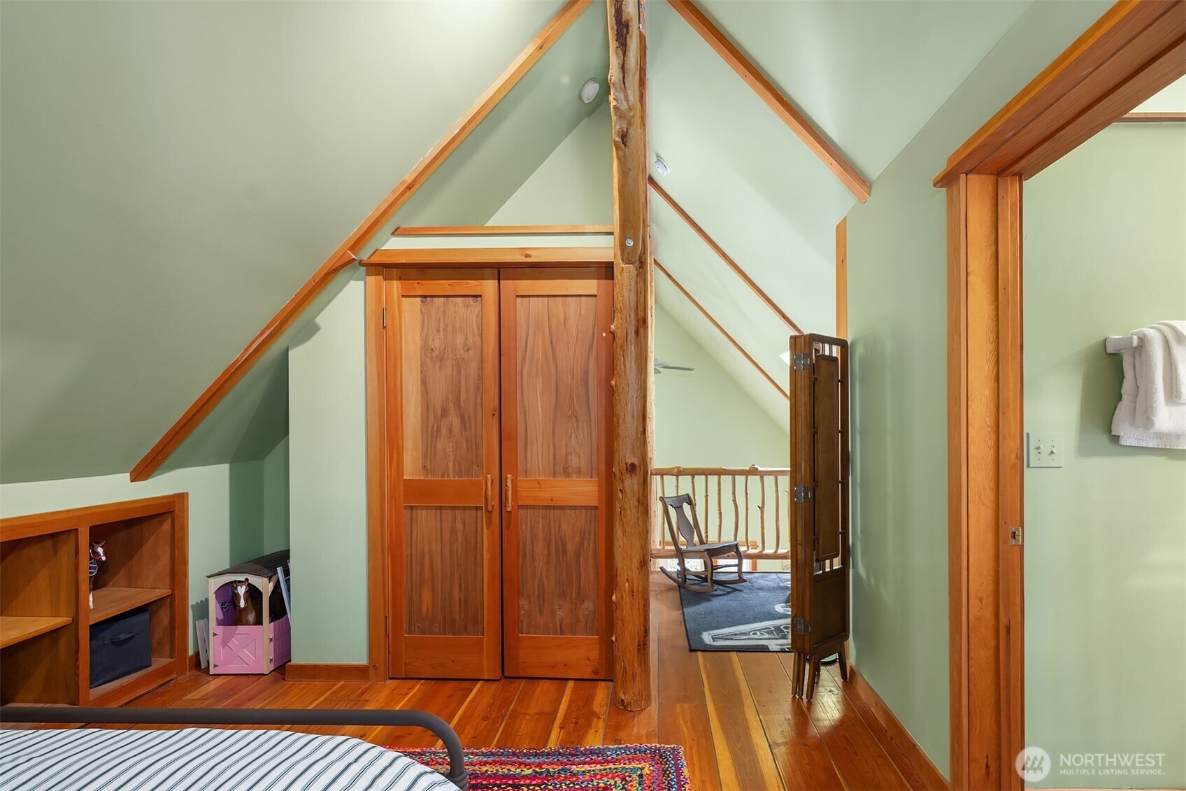 Clinton, Washington, 98236, United States, 3 Bedrooms Bedrooms, ,2 BathroomsBathrooms,Residential,For Sale,1949676