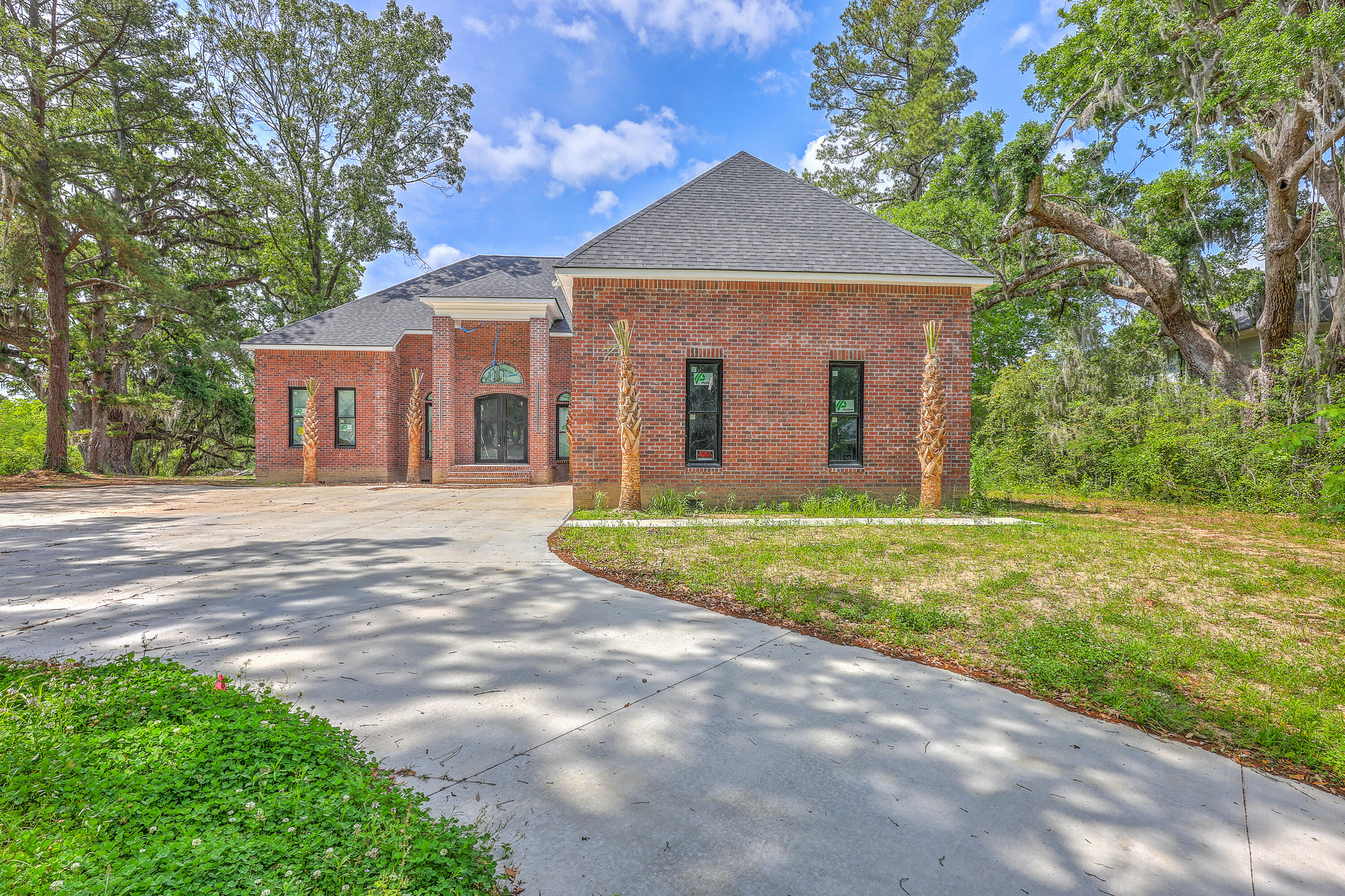 Summerville, South Carolina, 29485, United States, 5 Bedrooms Bedrooms, ,6 BathroomsBathrooms,Residential,For Sale,1977326