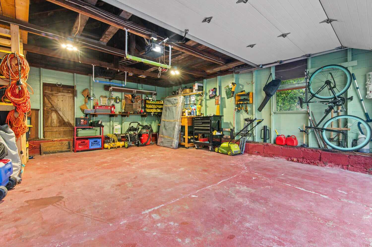 Ann Arbor, Michigan, 48103, United States, 4 Bedrooms Bedrooms, ,3 BathroomsBathrooms,Residential,For Sale,1991262