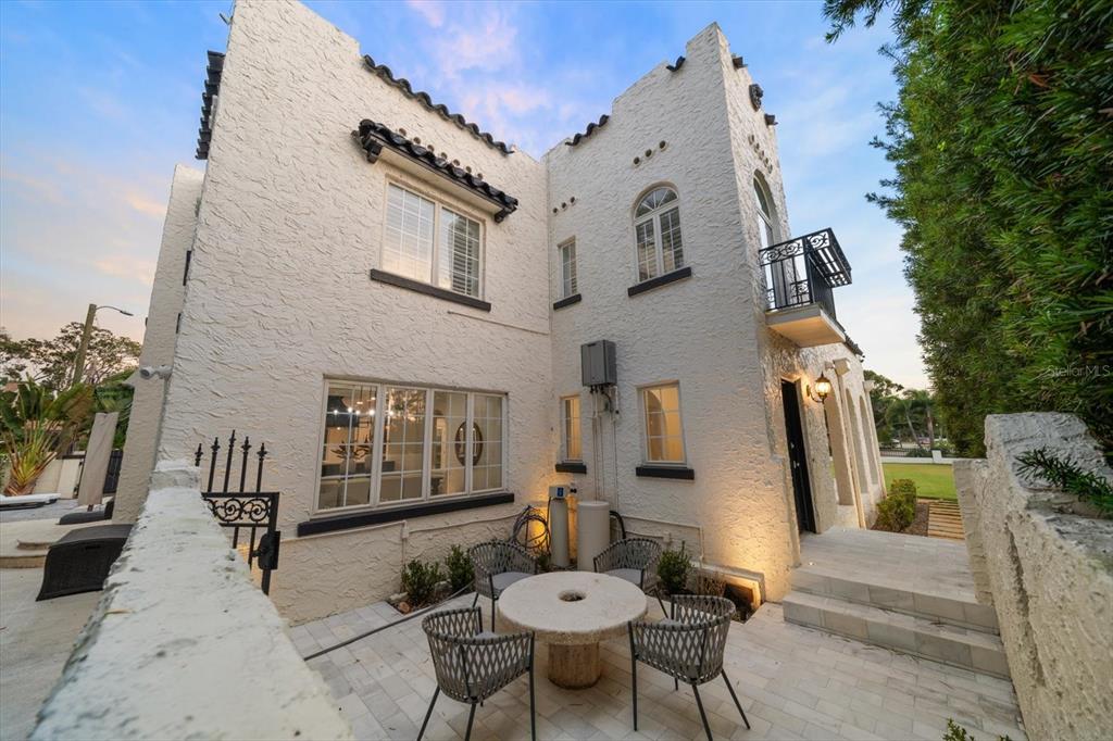 St Petersburg, Florida, 33707, United States, 5 Bedrooms Bedrooms, ,9 BathroomsBathrooms,Residential,For Sale,2000985