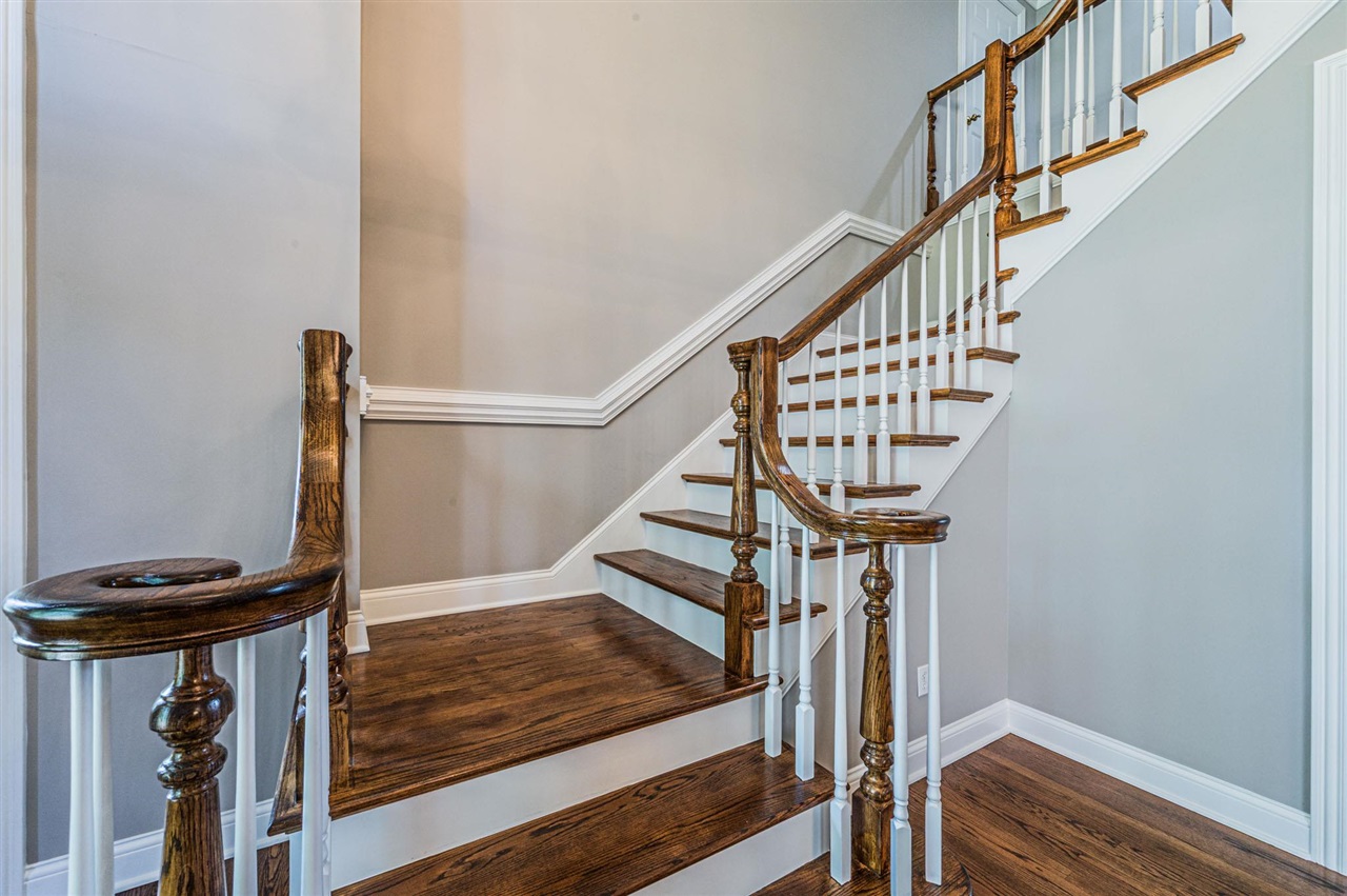 Bowling Green, Kentucky, 42103, United States, 4 Bedrooms Bedrooms, ,4 BathroomsBathrooms,Residential,For Sale,1868382