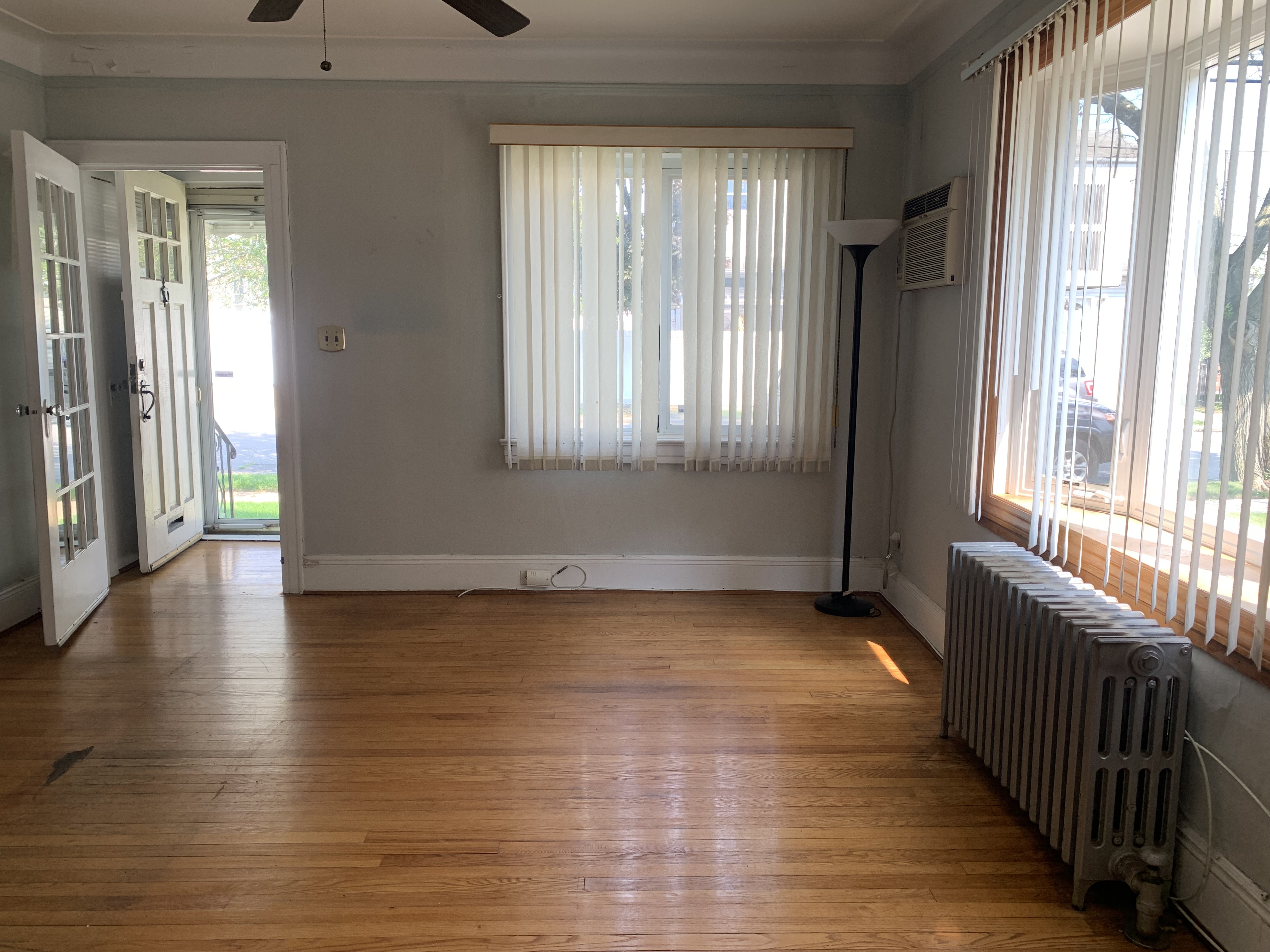 Elmont, New York, 11003, United States, 3 Bedrooms Bedrooms, ,1 BathroomBathrooms,Residential,For Sale,1976204