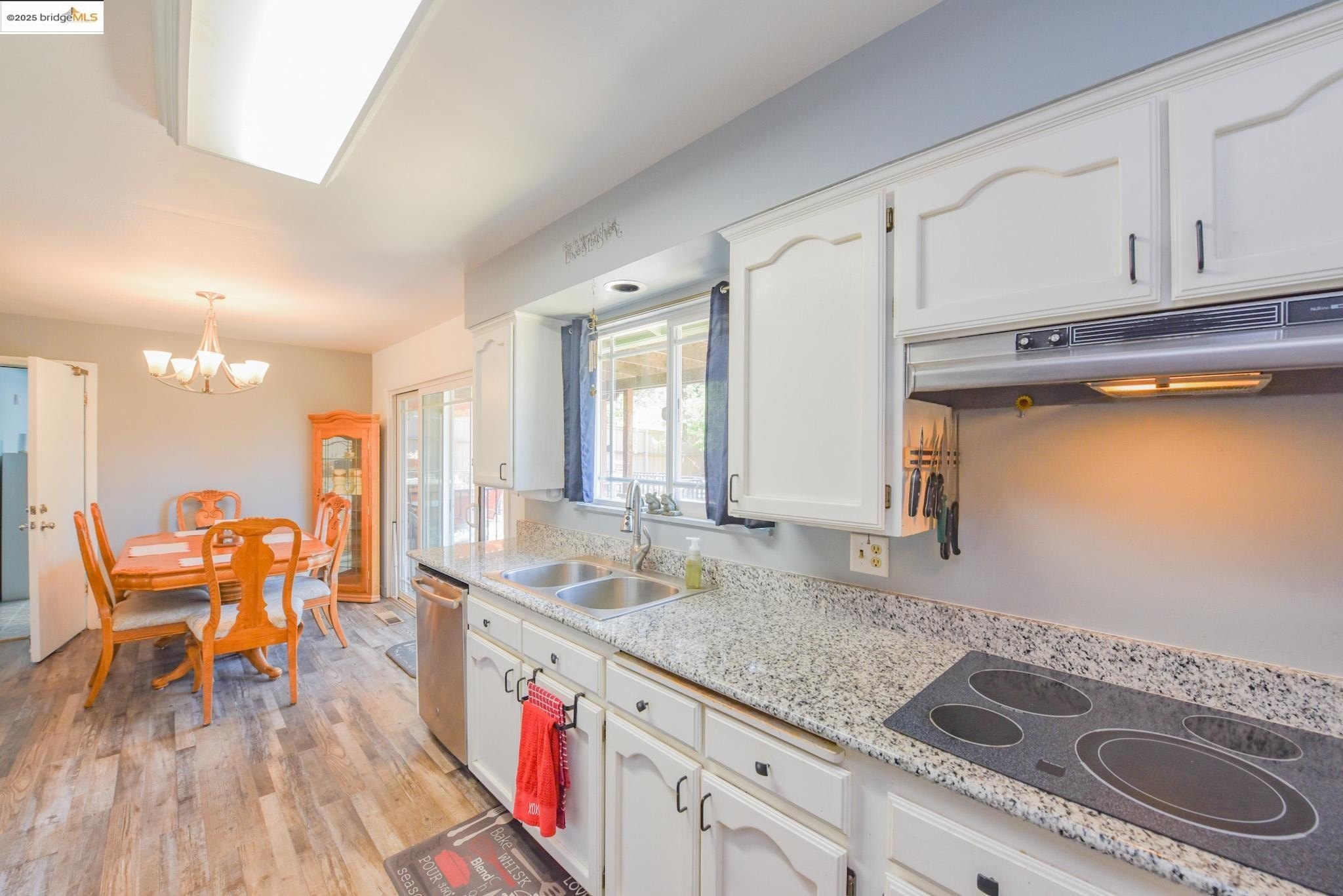 Sonora, California, 95370, United States, 4 Bedrooms Bedrooms, ,2 BathroomsBathrooms,Residential,For Sale,1917180