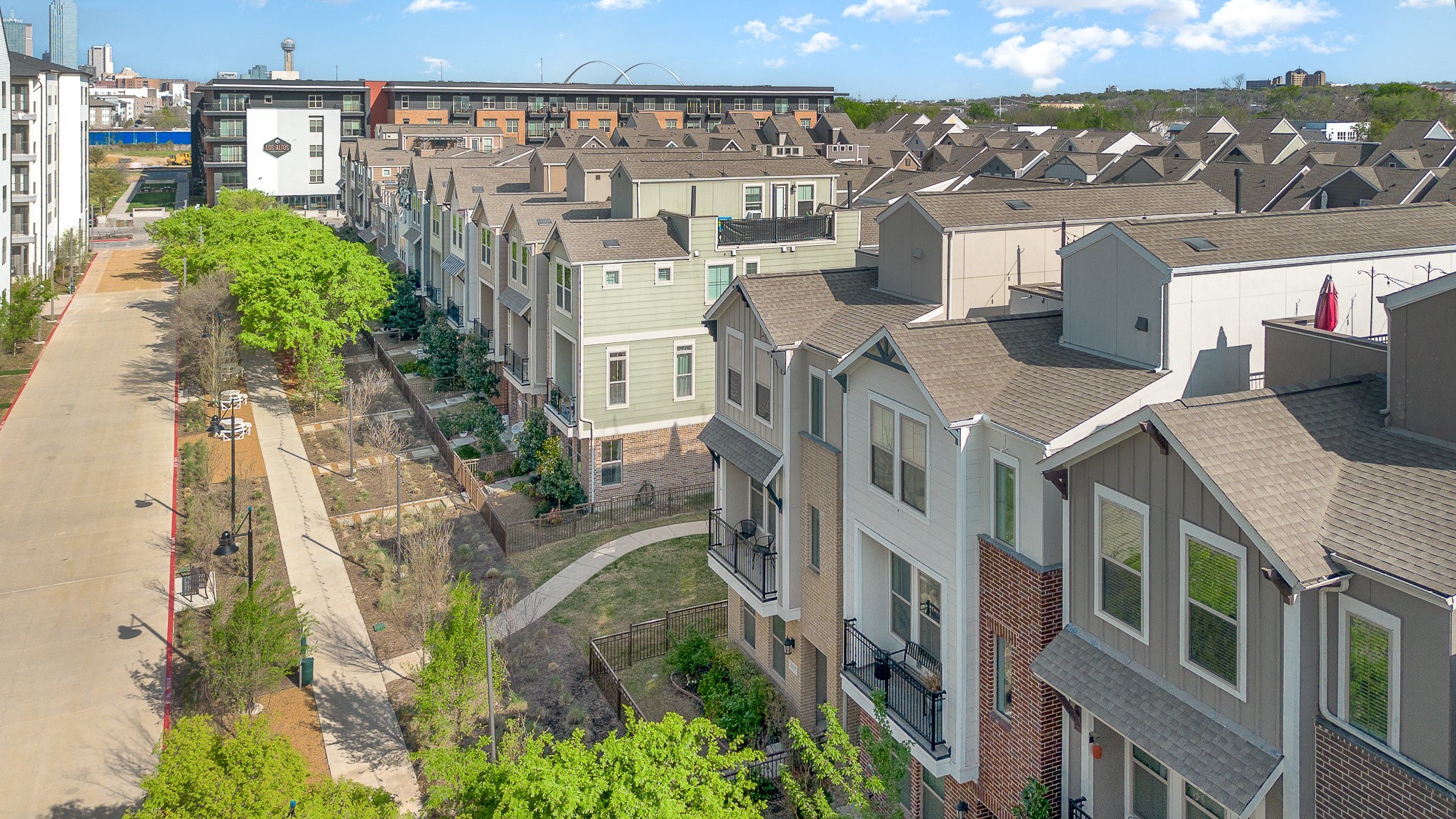 Dallas, Texas, 75212, United States, 3 Bedrooms Bedrooms, ,4 BathroomsBathrooms,Residential,For Sale,1760798