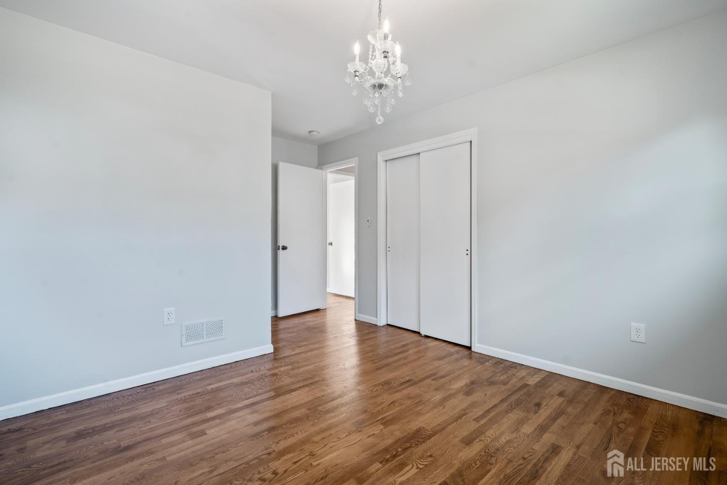 Edison, New Jersey, 08817, United States, 4 Bedrooms Bedrooms, ,2 BathroomsBathrooms,Residential,For Sale,1900843