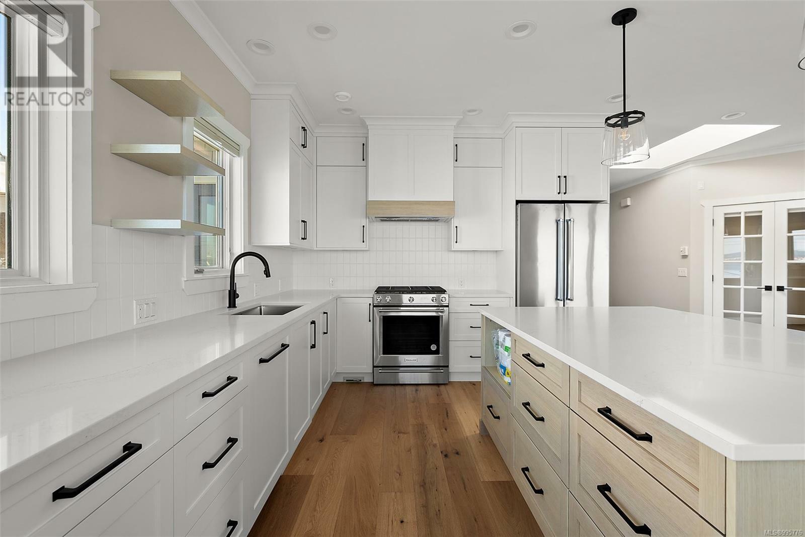 VICTORIA, British Columbia, V8V 1A8, CA, 4 Bedrooms Bedrooms, ,4 BathroomsBathrooms,Residential,For Sale,1876400