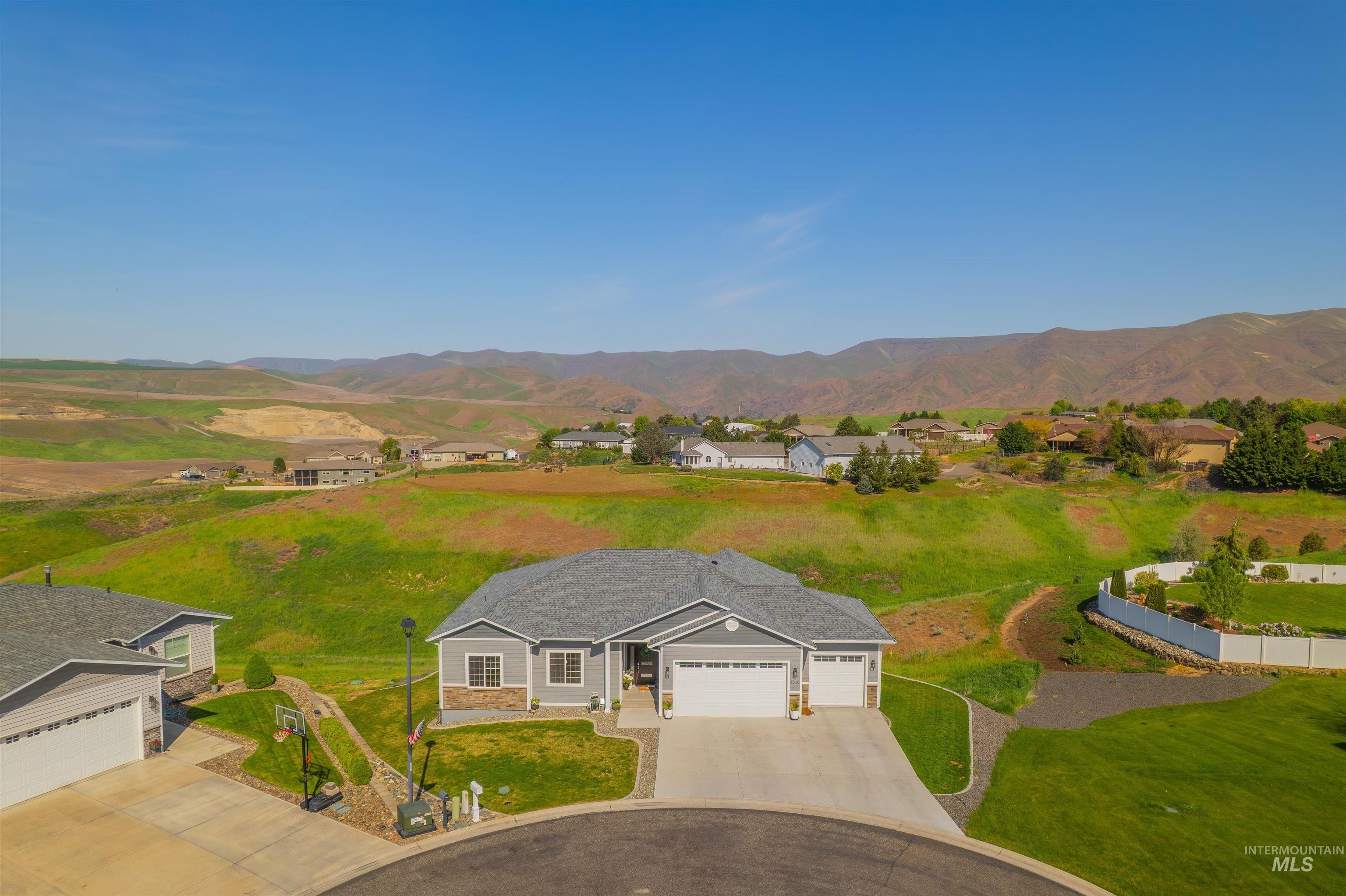 Clarkston, Washington, 99403, United States, 4 Bedrooms Bedrooms, ,3 BathroomsBathrooms,Residential,For Sale,1976590