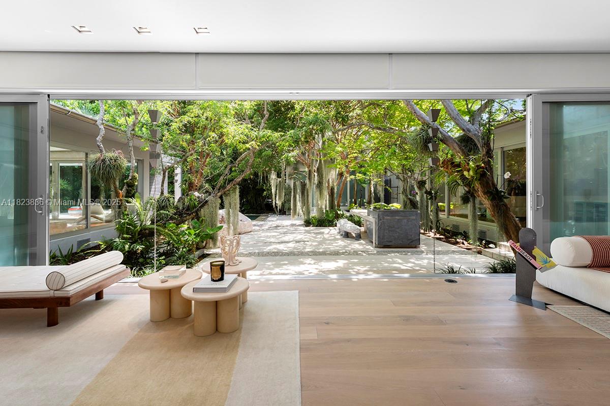 Miami Beach, Florida, 33141, United States, 4 Bedrooms Bedrooms, ,6 BathroomsBathrooms,Residential,For Sale,1862454