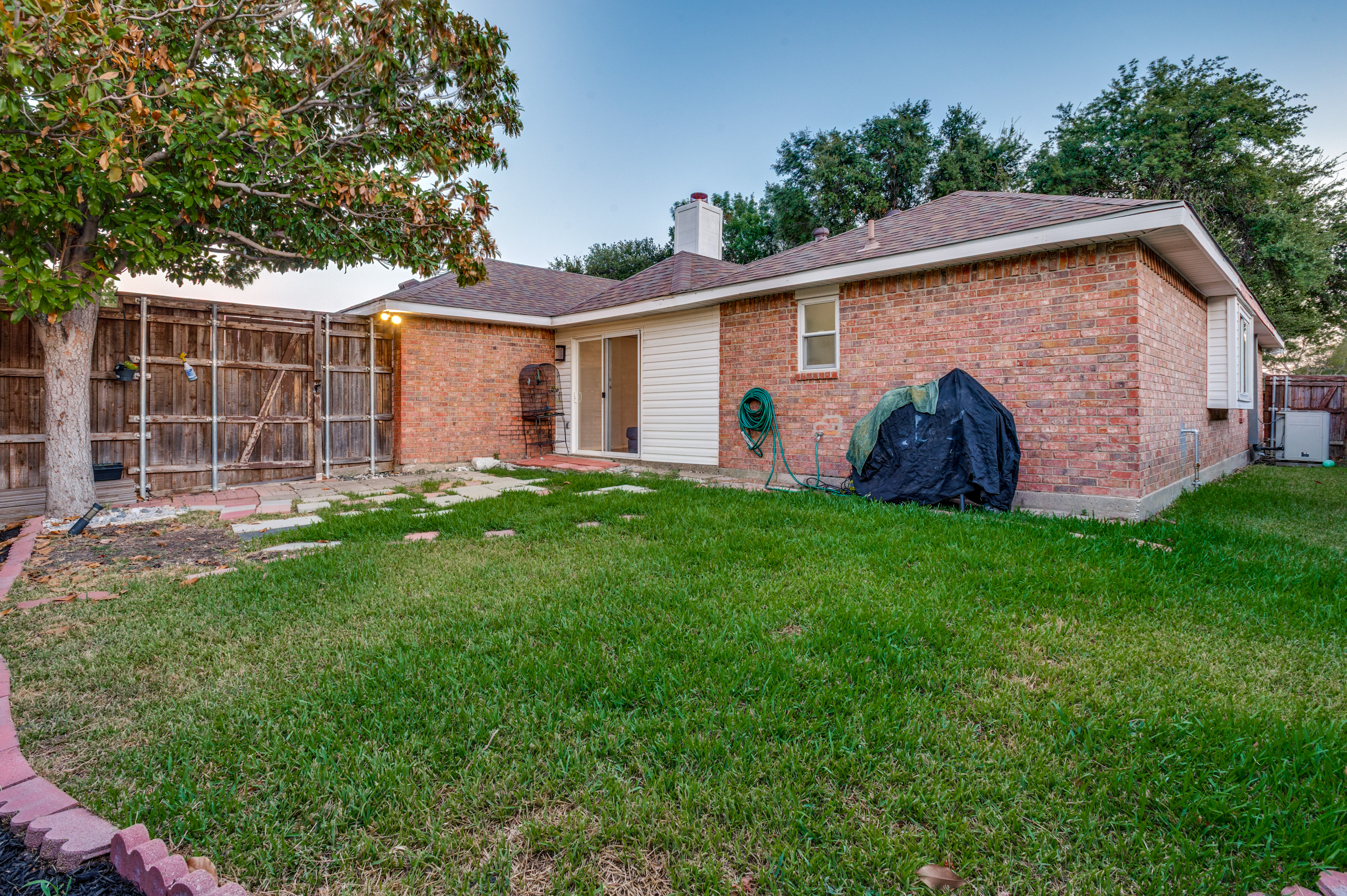  2021 Clearwater Trail, Carrollton, TX, 75010 - 物件實景