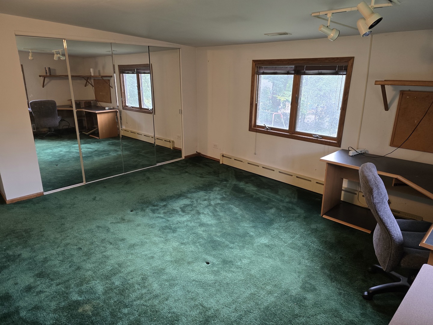 Keeneyville, Illinois, 60172, United States, 4 Bedrooms Bedrooms, ,4 BathroomsBathrooms,Residential,For Sale,1995437