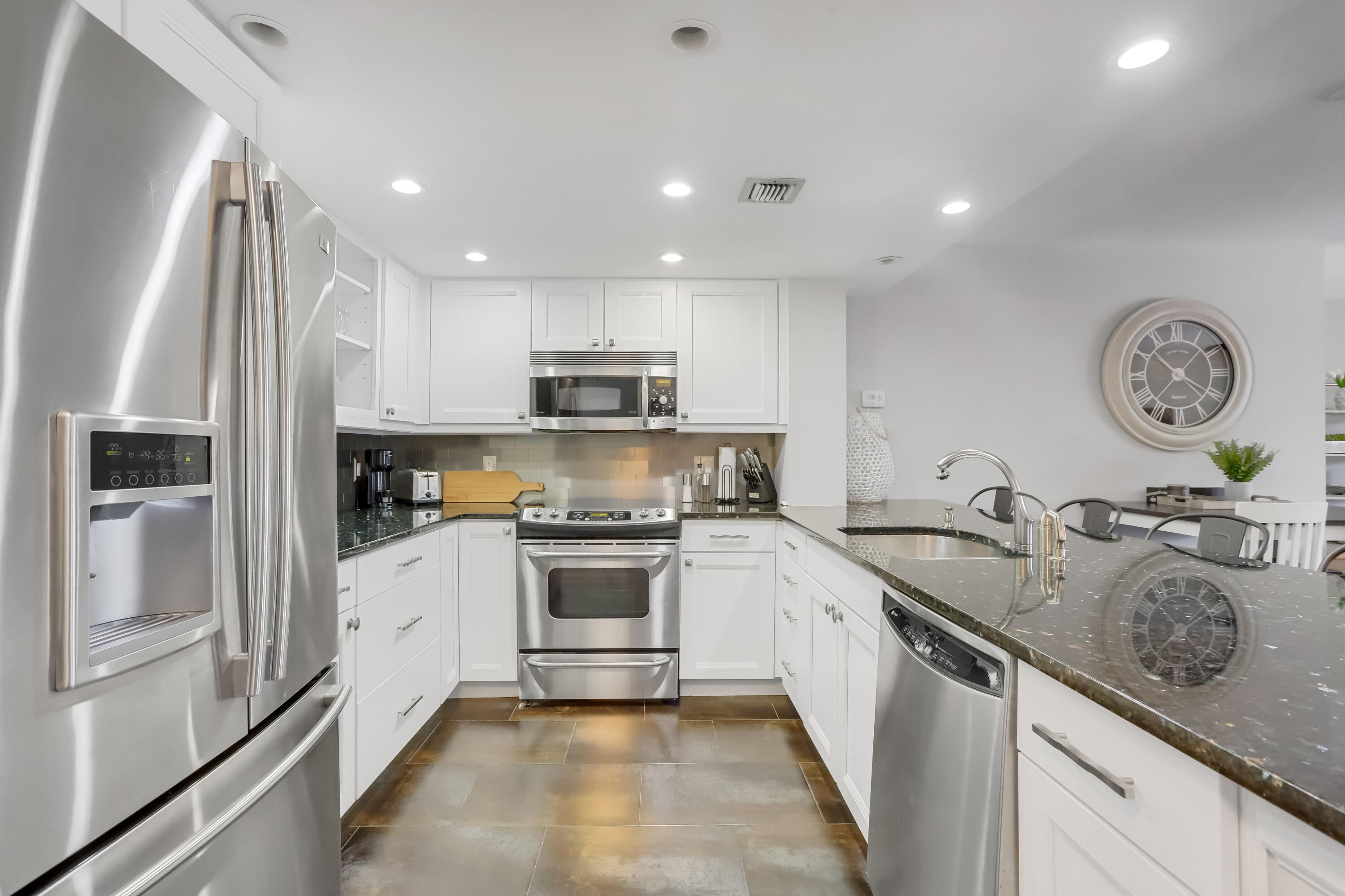 Highland Beach, Florida, 33487, United States, 1 Bedroom Bedrooms, ,2 BathroomsBathrooms,Residential,For Sale,1729334