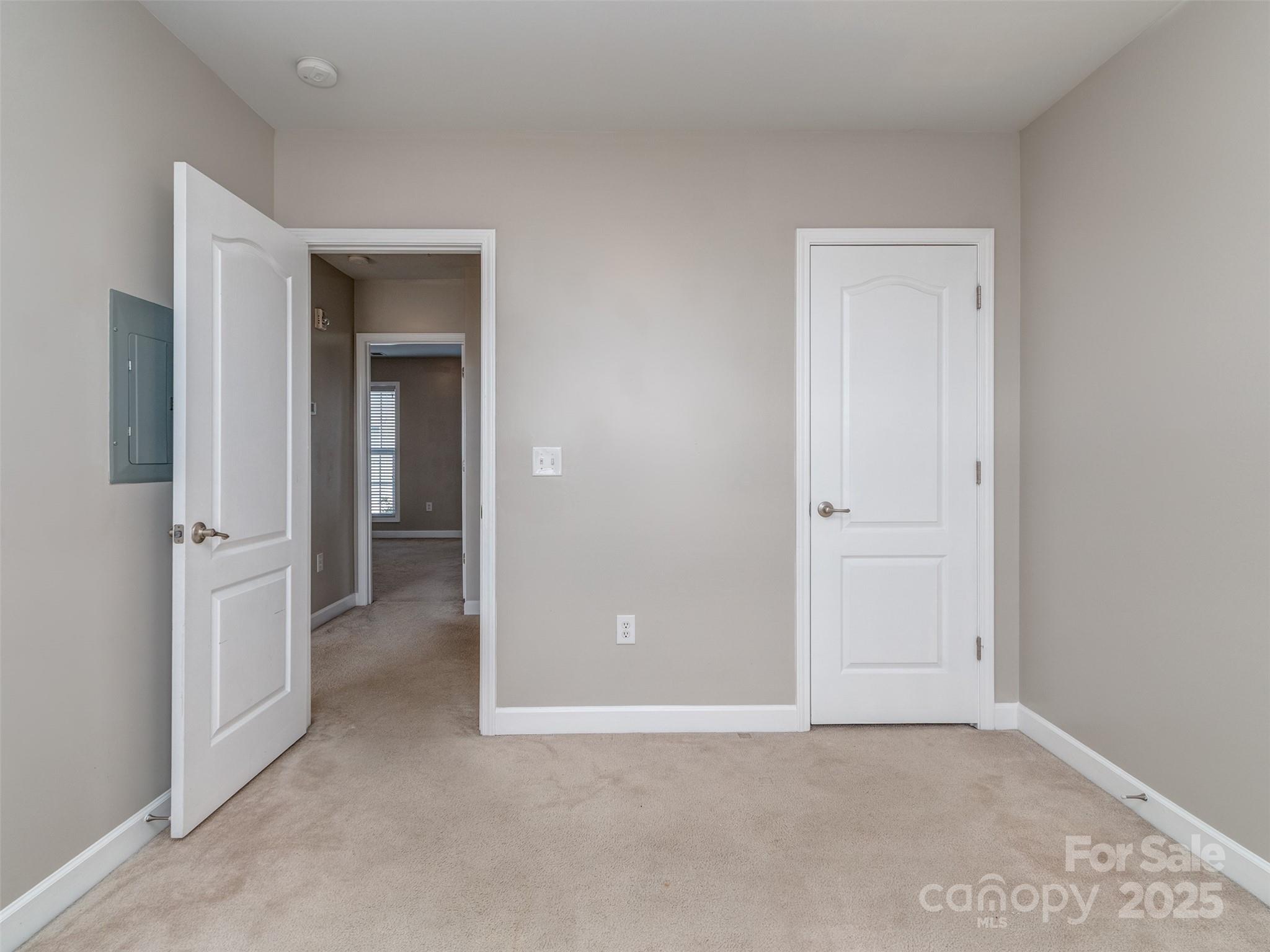 Charlotte, North Carolina, 28273, United States, 3 Bedrooms Bedrooms, ,4 BathroomsBathrooms,Residential,For Sale,1956381