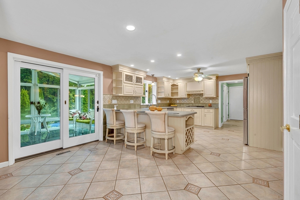 Mansfield, Massachusetts, 02048, United States, 4 Bedrooms Bedrooms, ,3 BathroomsBathrooms,Residential,For Sale,2009096