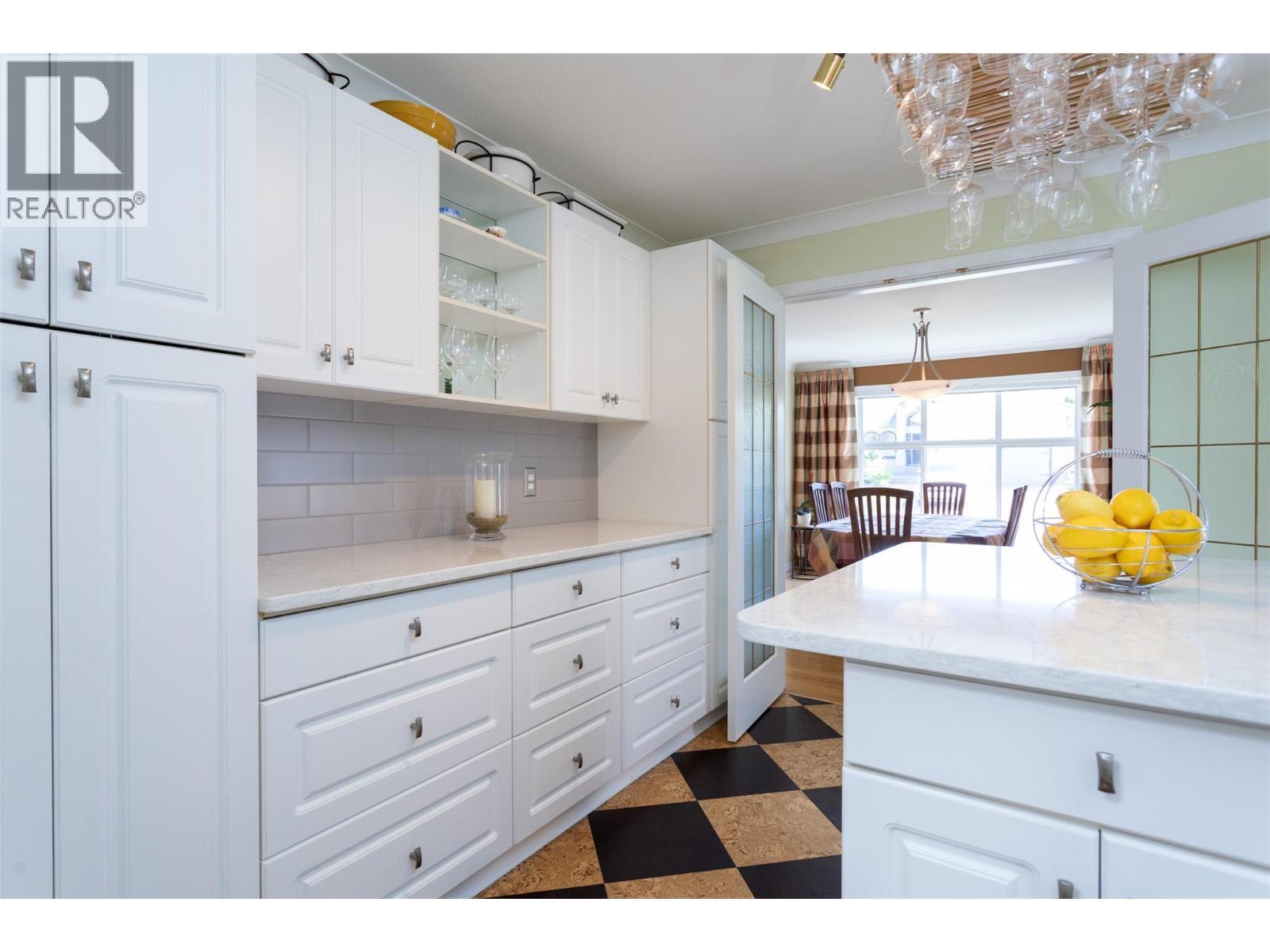 KELOWNA, British Columbia, V1V 1Z9, CA, 4 Bedrooms Bedrooms, ,3 BathroomsBathrooms,Residential,For Sale,1961747