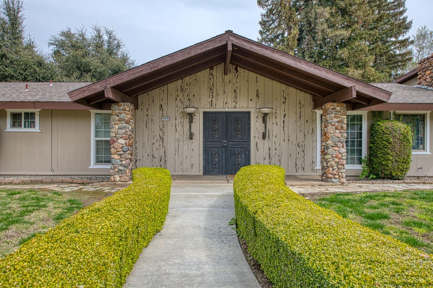 Sanger, California, 93657, United States, 4 Bedrooms Bedrooms, ,3 BathroomsBathrooms,Residential,For Sale,1897829