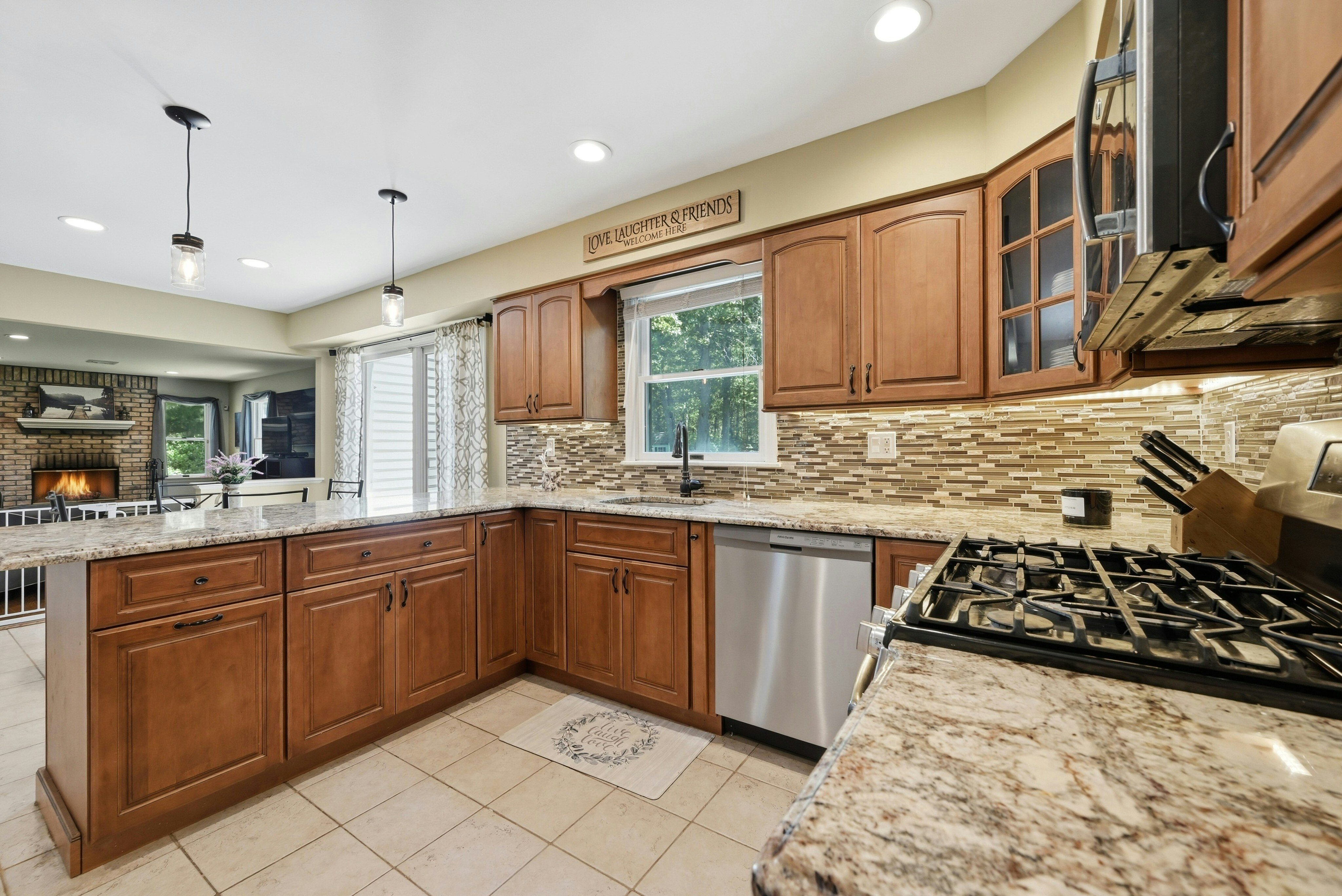  21 Tallmadge Trail, Miller Place, NY, 11764 - 物件實景