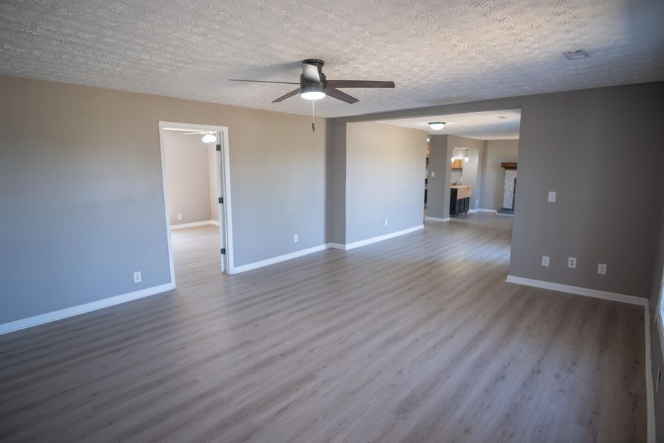 Somerset, Kentucky, 42501, United States, 4 Bedrooms Bedrooms, ,2 BathroomsBathrooms,Residential,For Sale,1943873