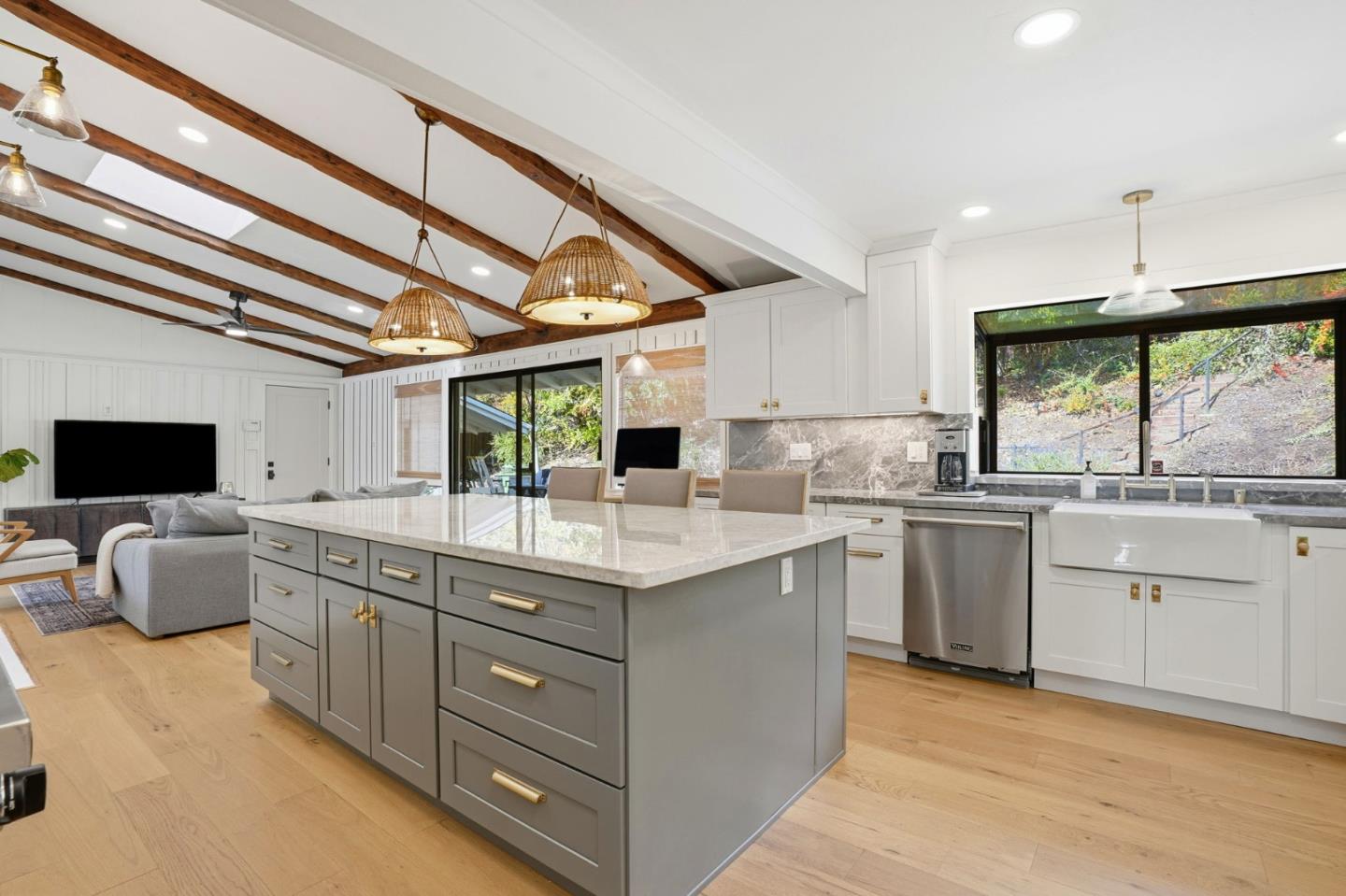 Walnut Creek, California, 94596, United States, 3 Bedrooms Bedrooms, ,4 BathroomsBathrooms,Residential,For Sale,1987935