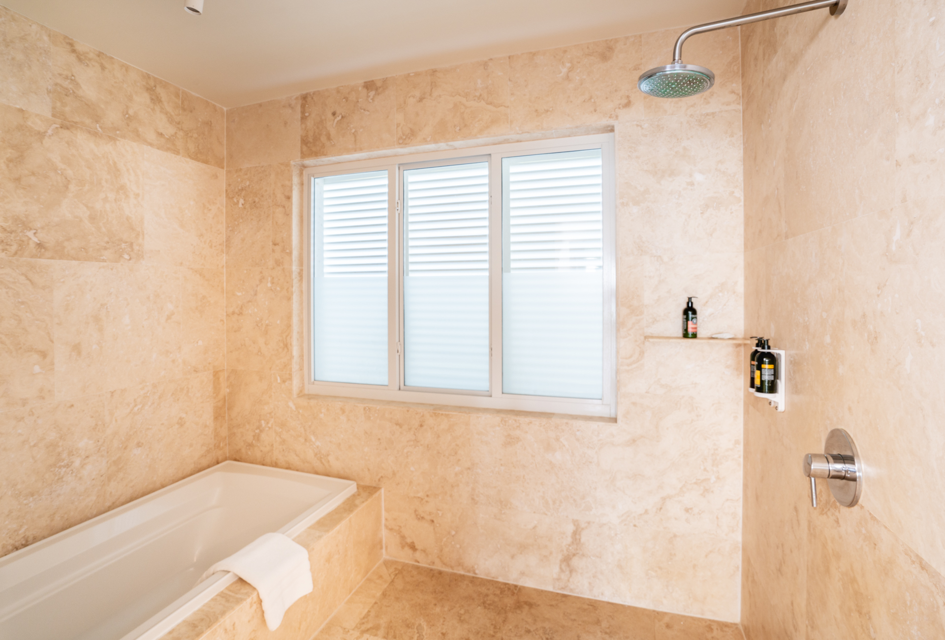  Sailrock Ridgetop Suite 6B - 物件實景