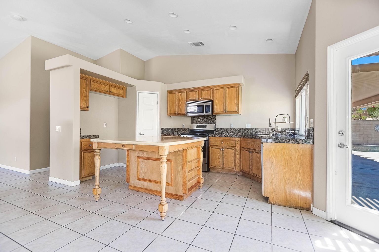 La Quinta, California, 92253, United States, 4 Bedrooms Bedrooms, ,2 BathroomsBathrooms,Residential,For Sale,1921262