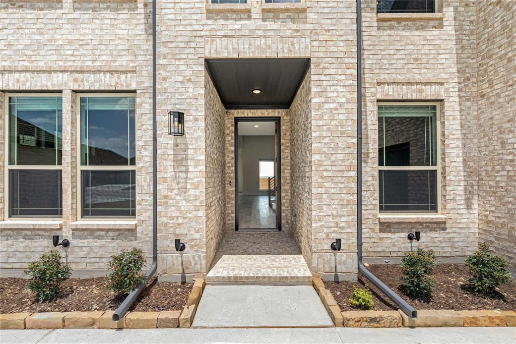 Justin, Texas, 76247, United States, 5 Bedrooms Bedrooms, ,4 BathroomsBathrooms,Residential,For Sale,1982092