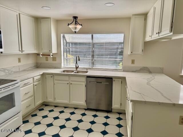 Lancaster, California, 93536, United States, 4 Bedrooms Bedrooms, ,3 BathroomsBathrooms,Residential,For Sale,1974570