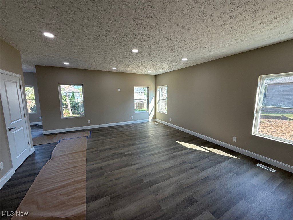 Mentor, Ohio, 44060, United States, 4 Bedrooms Bedrooms, ,3 BathroomsBathrooms,Residential,For Sale,1915313