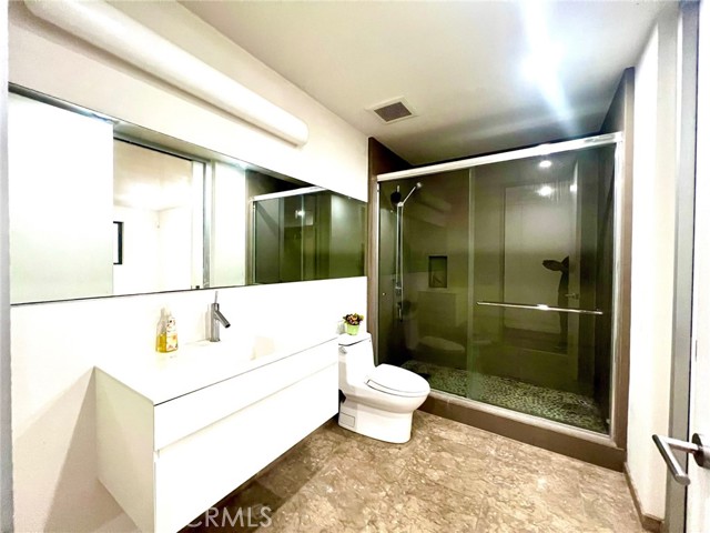 Long Beach, California, 90803, United States, 5 Bedrooms Bedrooms, ,6 BathroomsBathrooms,Residential,For Sale,1980358