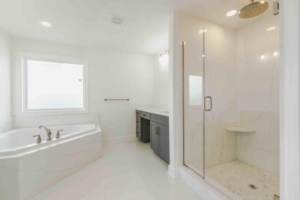 Richmond, Kentucky, 40475, United States, 5 Bedrooms Bedrooms, ,5 BathroomsBathrooms,Residential,For Sale,1881286