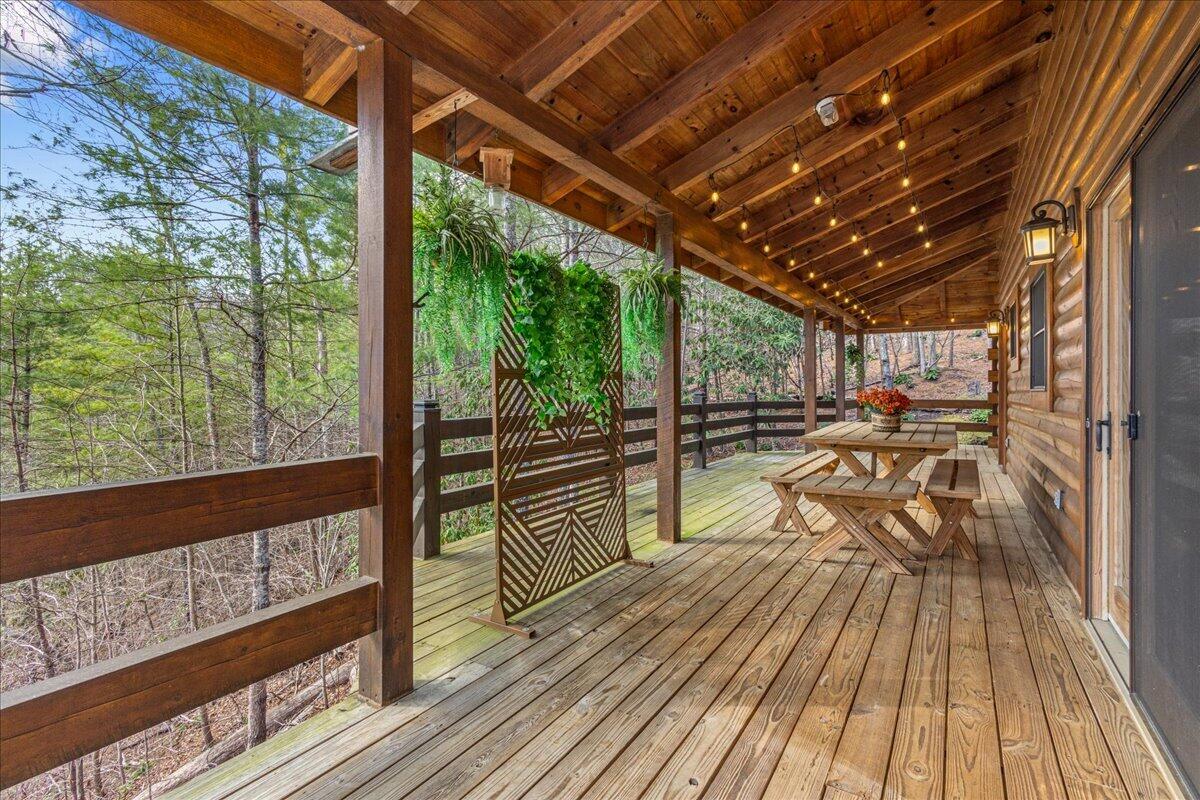 Tellico Plains, Tennessee, 37385, United States, 3 Bedrooms Bedrooms, ,3 BathroomsBathrooms,Residential,For Sale,2034978