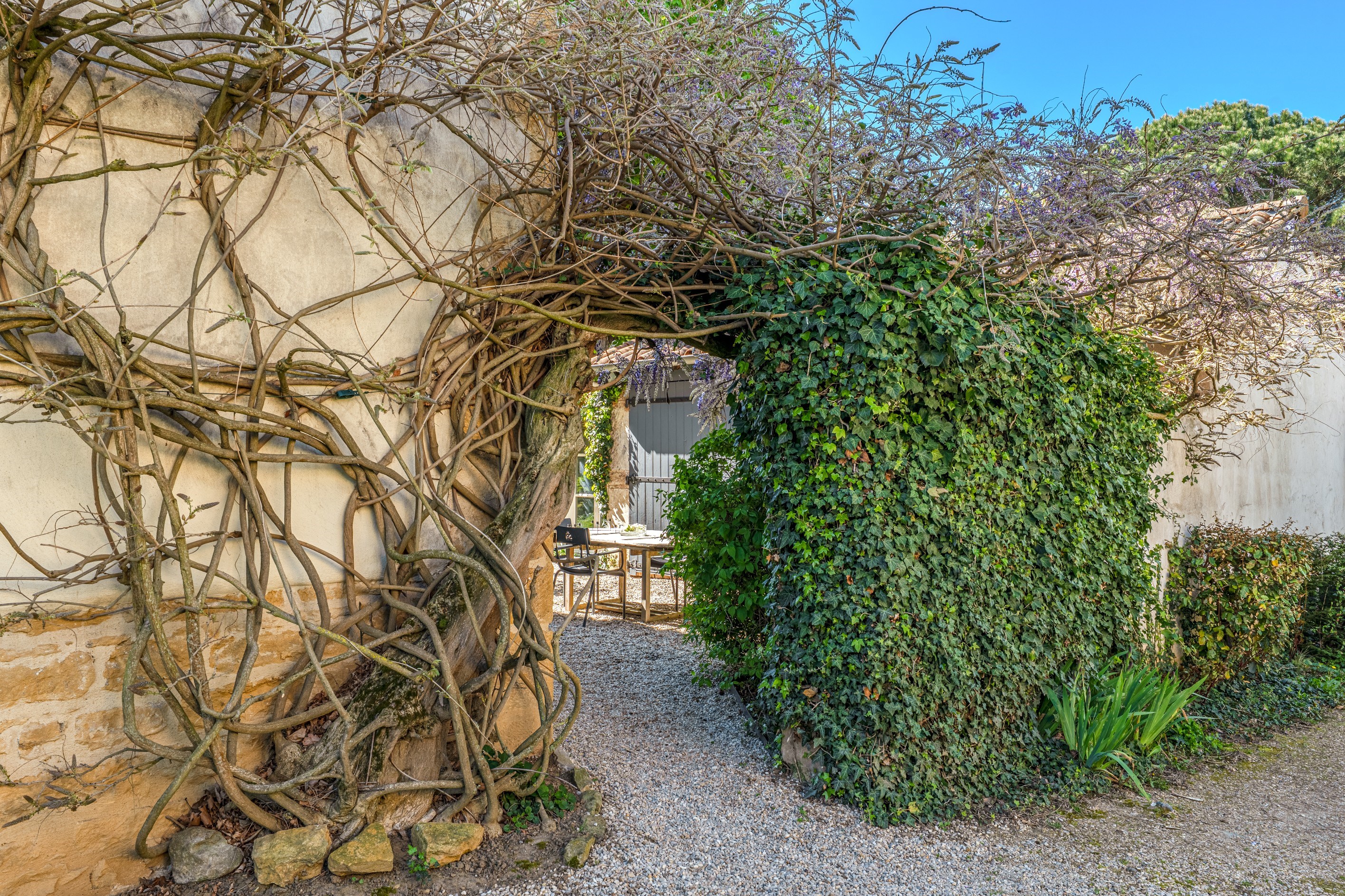 Charming golden-stone family home in central Chasselay. - 物件實景