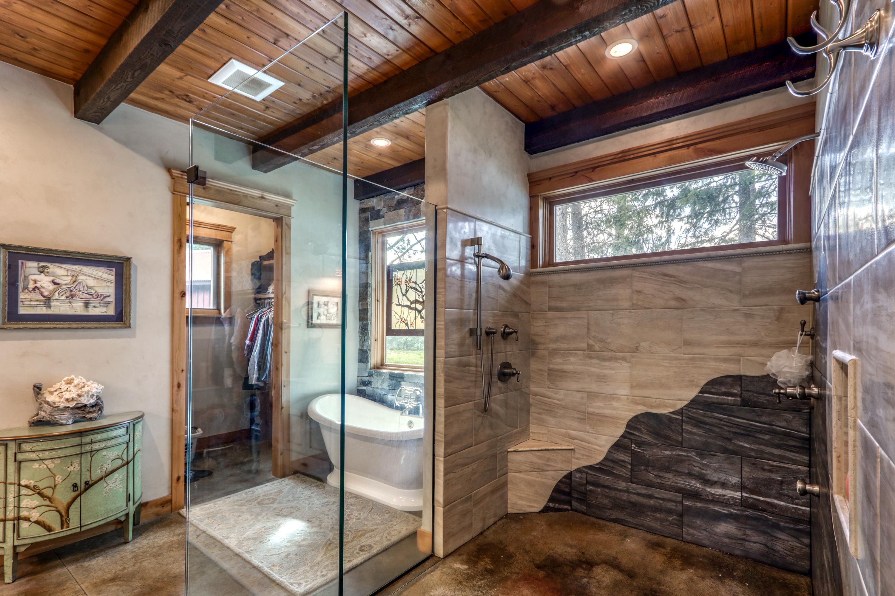 Sandpoint, Idaho, 83864, United States, 2 Bedrooms Bedrooms, ,4 BathroomsBathrooms,Residential,For Sale,1806623