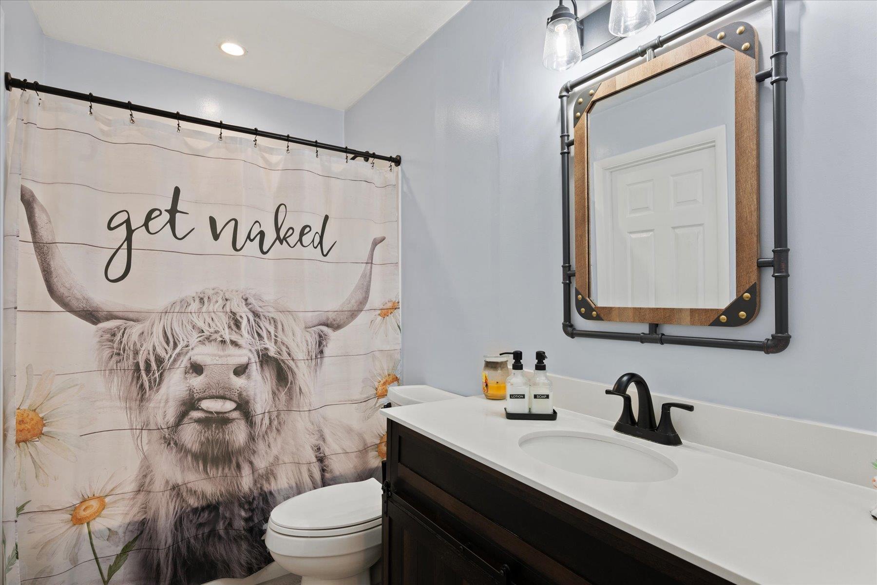 East Moriches, New York, 11940, United States, 3 Bedrooms Bedrooms, ,1 BathroomBathrooms,Residential,For Sale,1837952