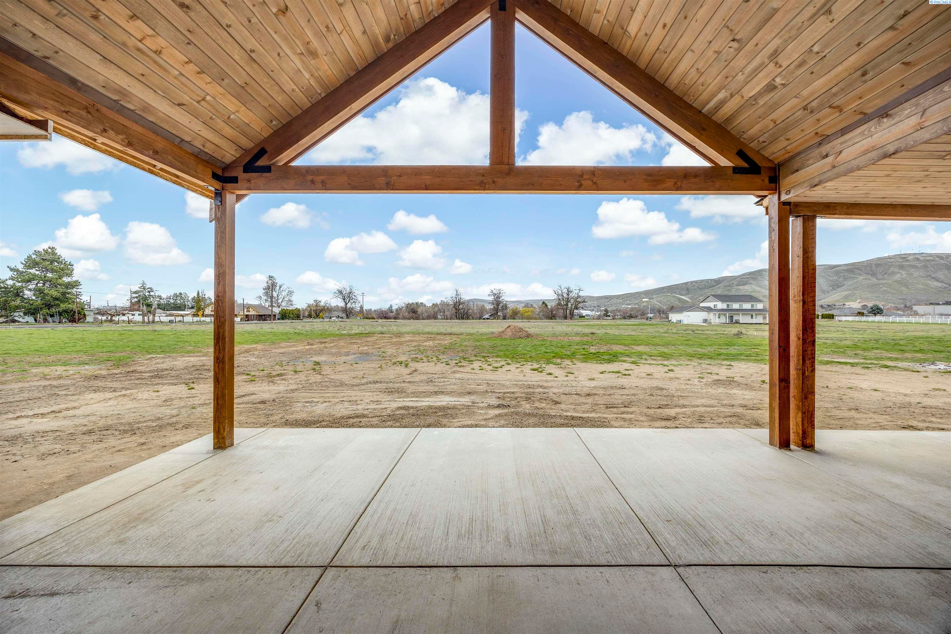 Prosser, Washington, 99350, United States, 3 Bedrooms Bedrooms, ,2 BathroomsBathrooms,Residential,For Sale,2027439