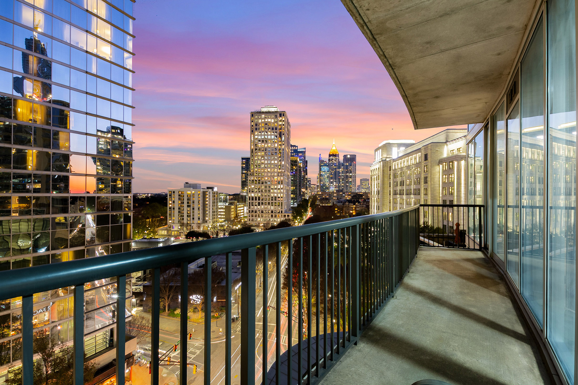  Iconic Intown Living at 1010 Midtown - 物件實景