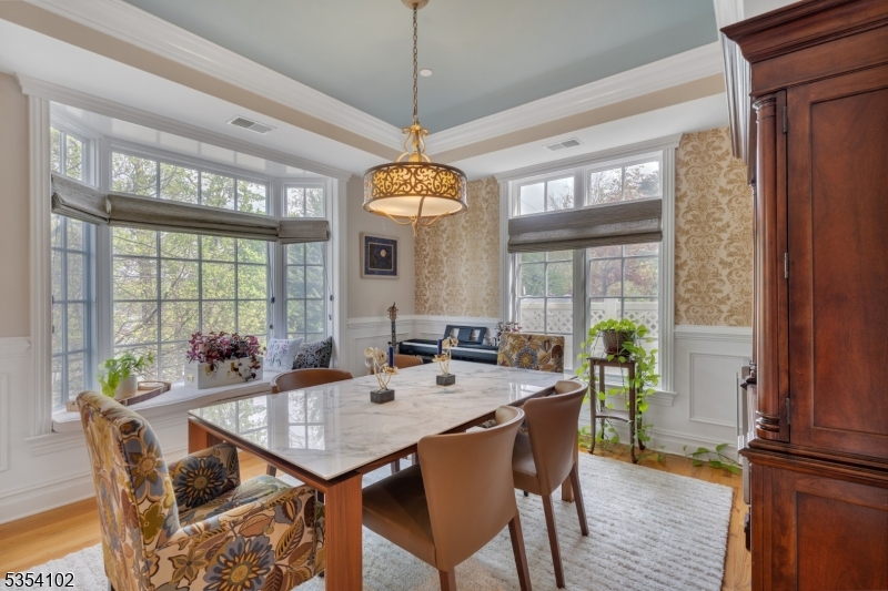 Morristown Town, New Jersey, 07960, United States, 2 Bedrooms Bedrooms, ,3 BathroomsBathrooms,Residential,For Sale,1992916