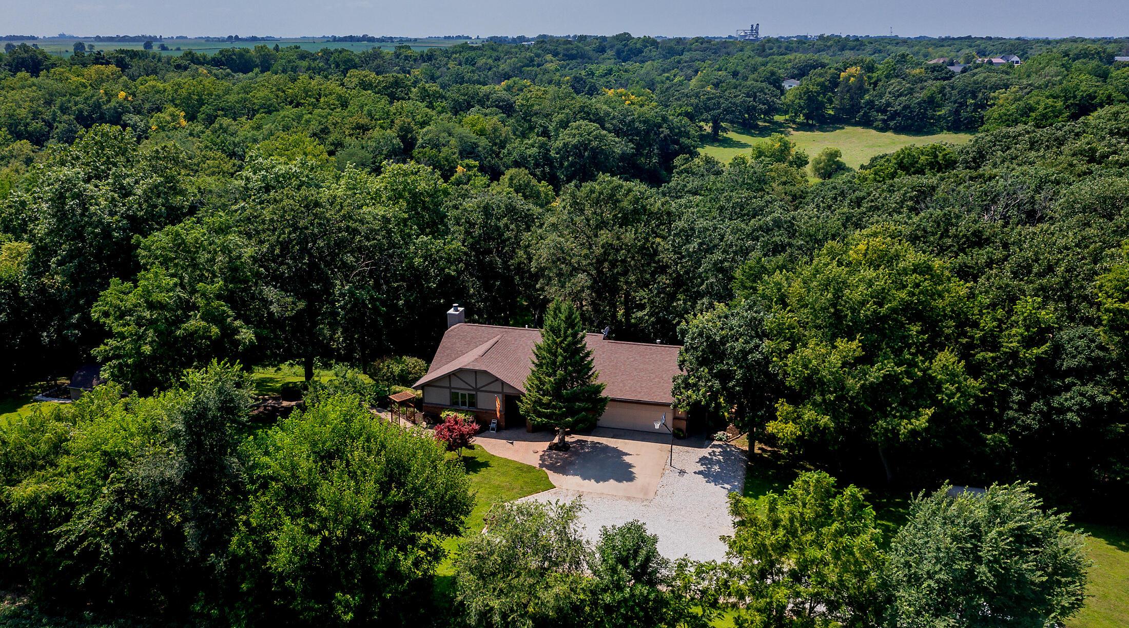 Kelley, Iowa, 50134, United States, 4 Bedrooms Bedrooms, ,2 BathroomsBathrooms,Residential,For Sale,1984612