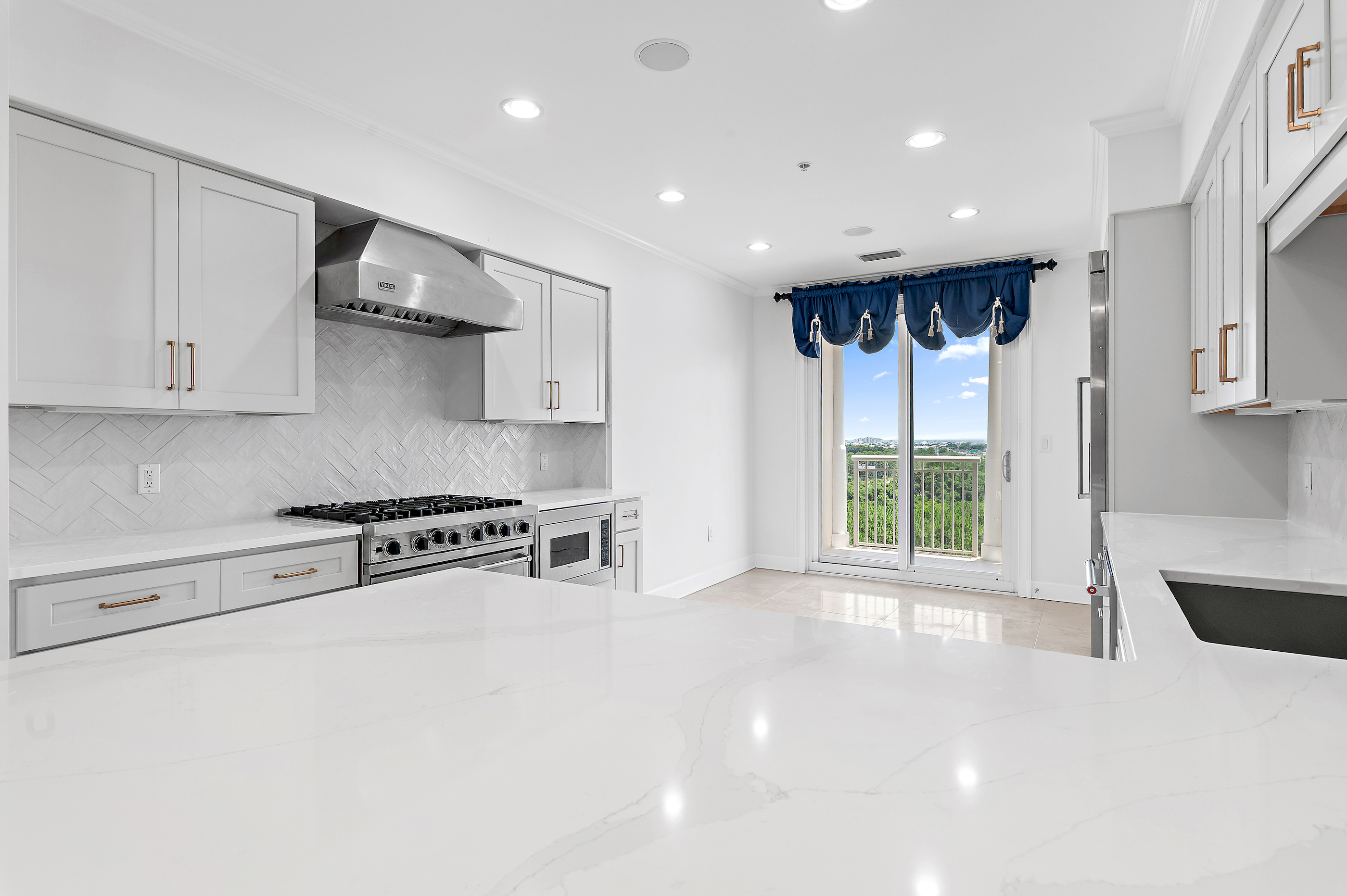  Elevated Living Overlooking The Bay in Destin